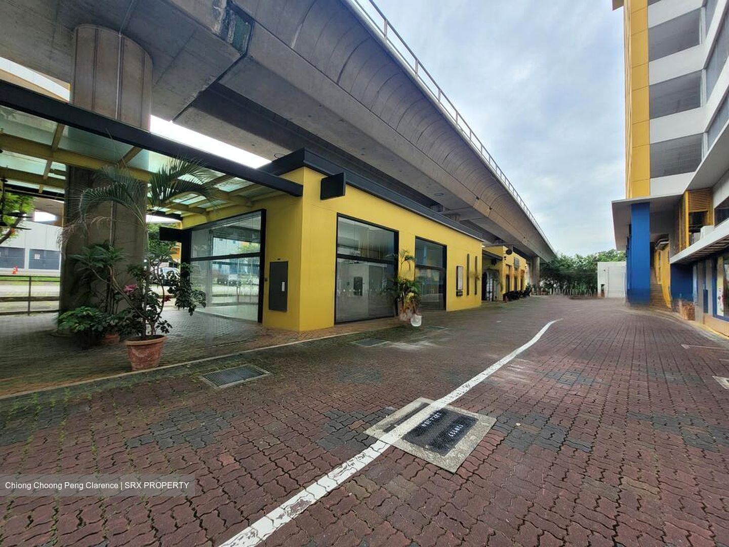 Tradehub 21 (D22), Retail #478688581